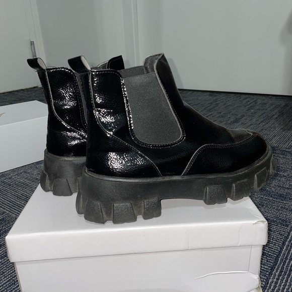 Black chunky boots - Picture 2 of 6